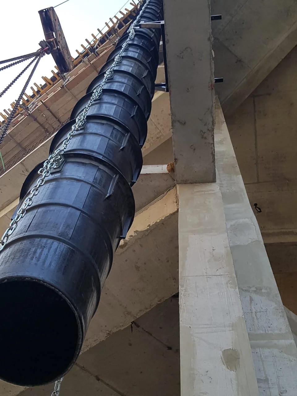 Chutes metálicos