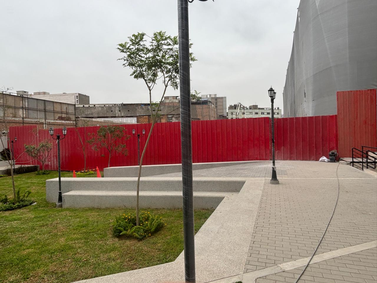 Cerco perimétrico de aluzinc entre Qantua Fase 1 y Fase 2