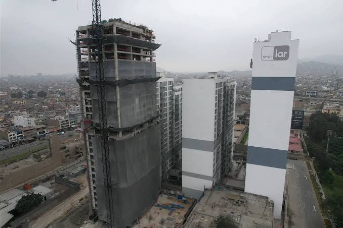 Balcones del edificio Zendai durante la etapa de construcción antes de la instalación de barandas